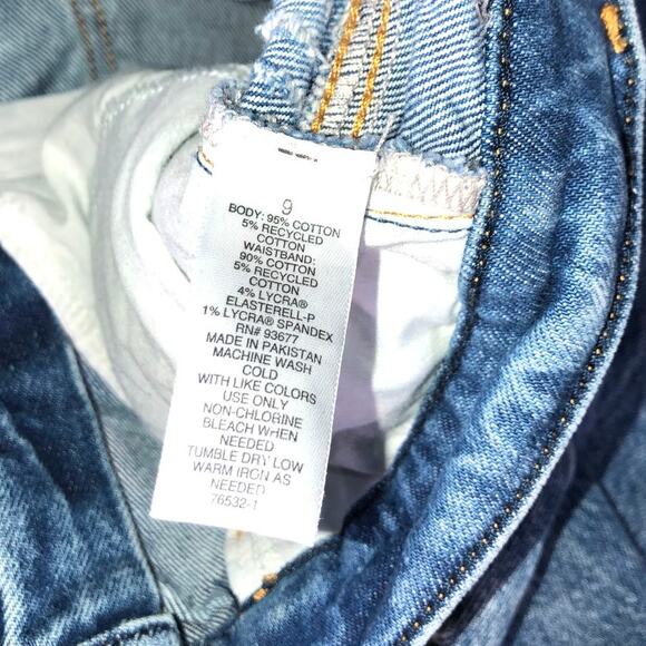 Arizona Jean Co Women’s Curvy Skater Jeans Acid Wash Distressed Size 9 baggy - Picture 7 of 8